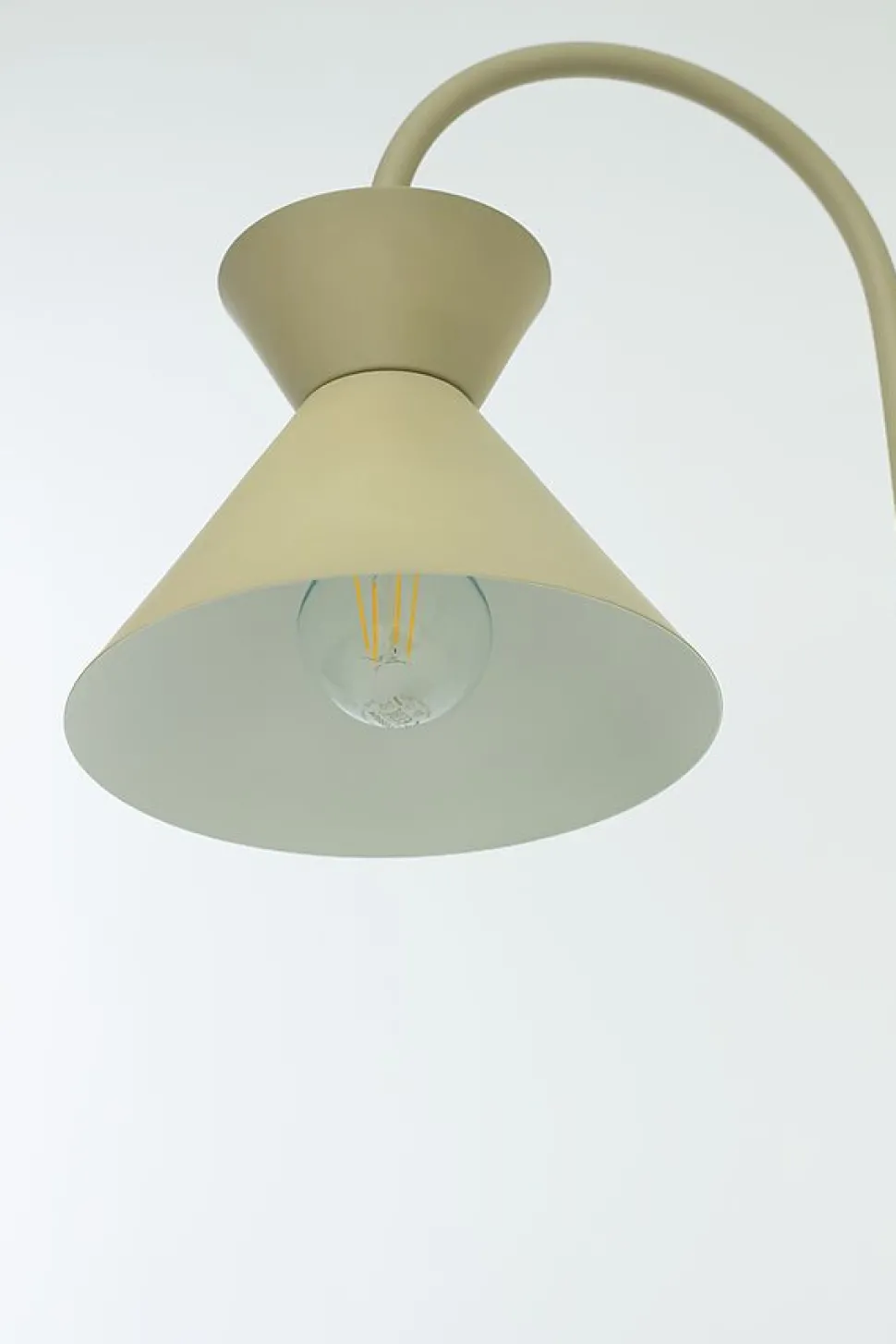 Coni golvlampa