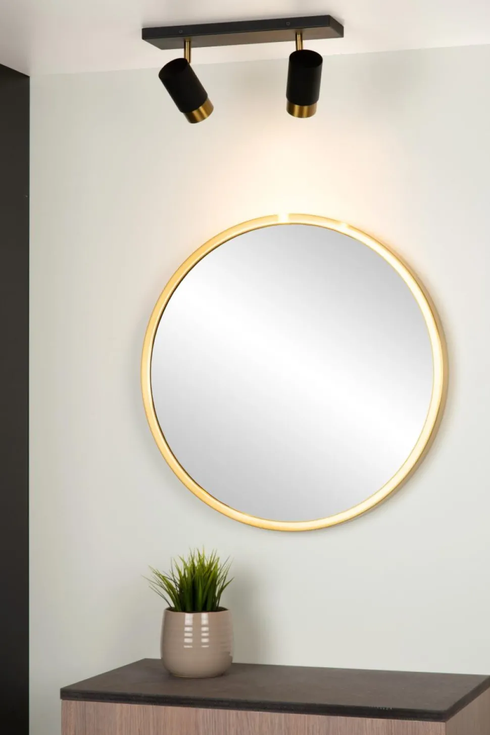 Floris 2 spotlight