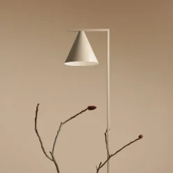 Form 1 golvlampa