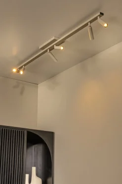 Keoni 6 spotlight