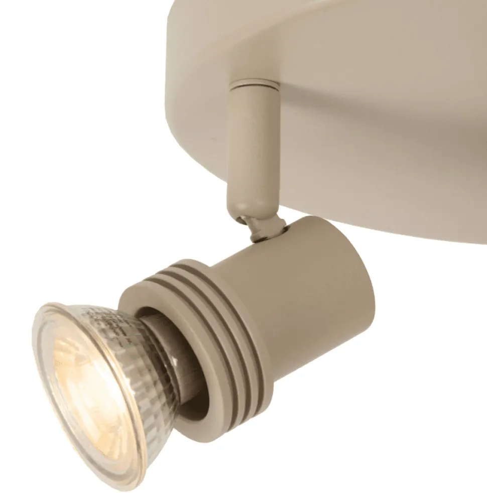 Kianti 3 spotlight