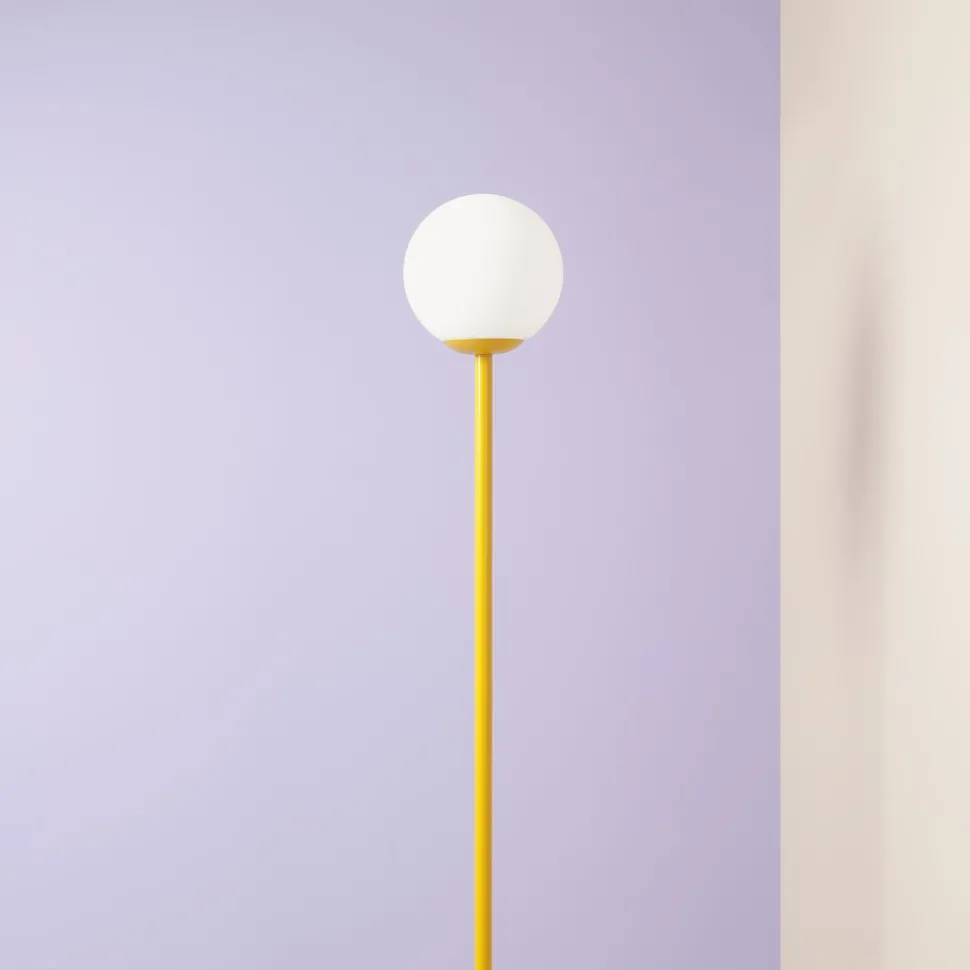 Pinne golvlampa