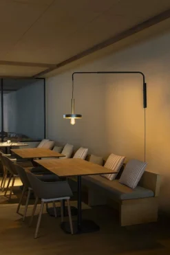 Whizz 70cm vägglampa